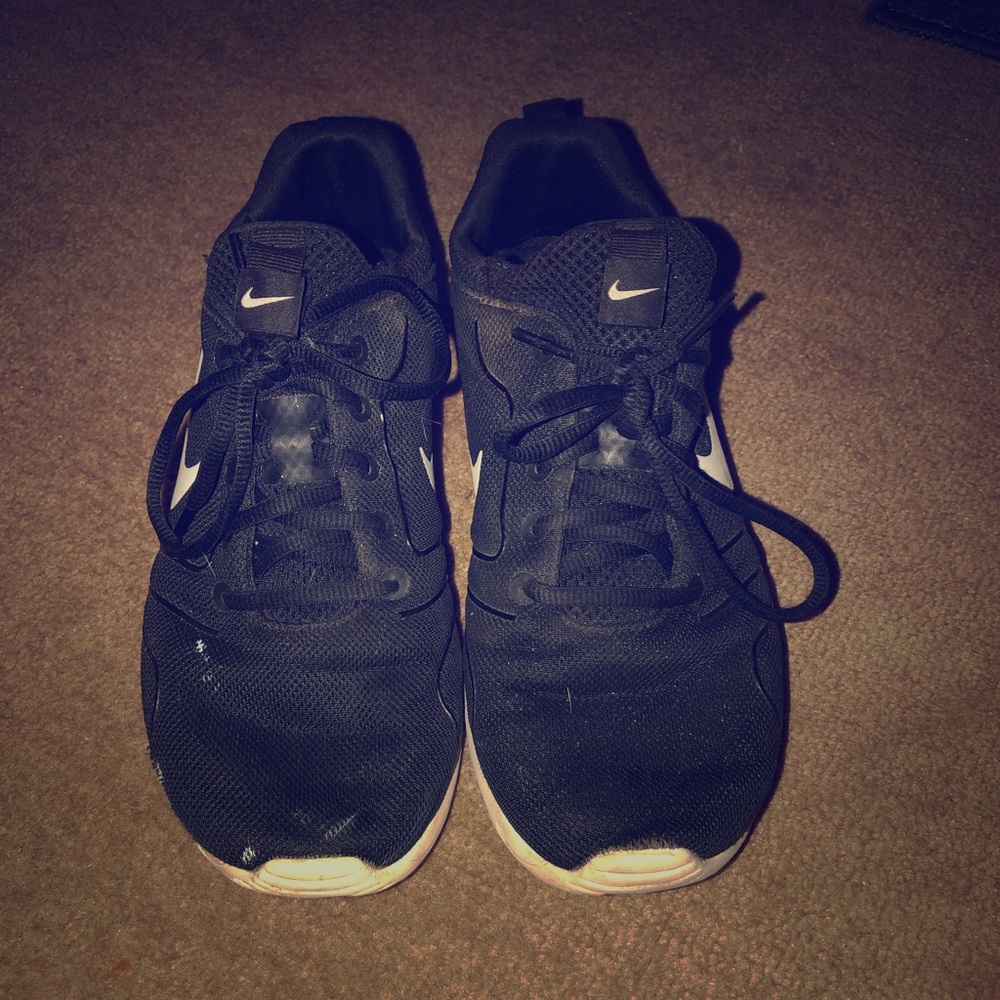 Black and white Nike Sneakers